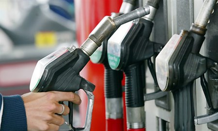اصرار وزارت نفت بر واردات/ تعلل طولانی مجلس در رسیدگی به پرونده واردات بنزین های آلاینده