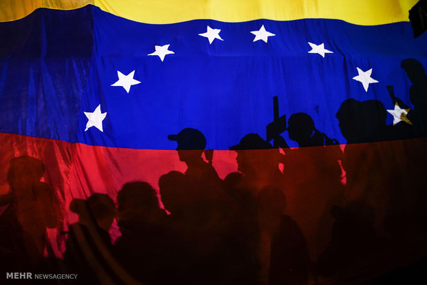 «مادورو» به دنبال بازنویسی قانون اساسی ونزوئلا