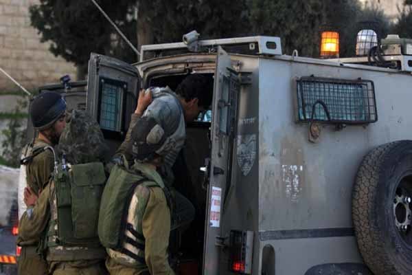 صهیونیستها ۱۱ فلسطینی را در کرانه باختری بازداشت کردند