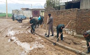 خدمات‌رسانی جهادگران کرمانشاهی به ۱۹ روستای سیل زده لرستان 