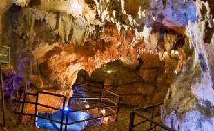 چنبره شرکت توسعه گردشگری بر بزرگترین غار آبی آسیا 