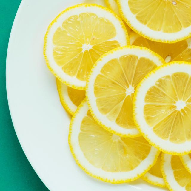 خواص لیمو شیرین برای سلامت فرق سر تا نوک پا