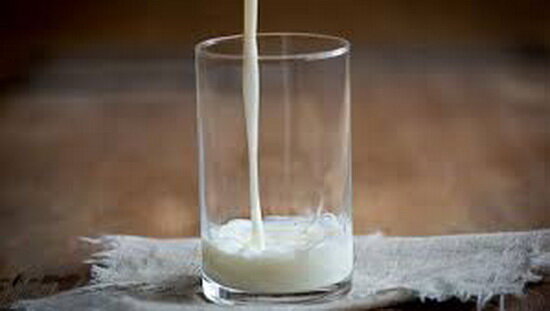  برای مقابله با پیری، شیر کم چرب بخورید