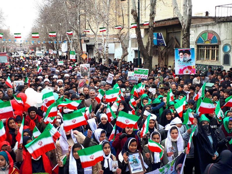 	راهپیمایی باشکوه 22 بهمن در صحنه برگزار شد / پرچم آمریکا به آتش کشیده شد 