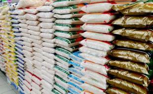 کشف برنج‌های احتکار شده در یکی از روستاهای کرمانشاه 