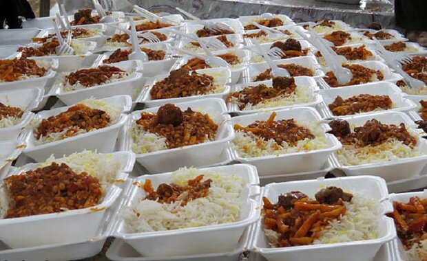 توزیع ۲ هزار پرس غذای گرم در لیالی قدر بین نیازمندان شهرستان سنقروکلیایی 