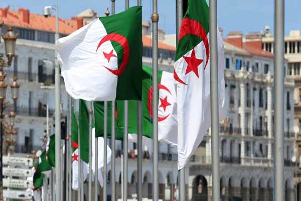الجزایر سفیر خود را از فرانسه فراخواند