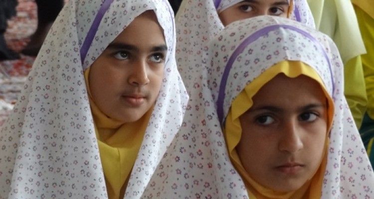 جشن تکلیف دختران دانش آموز صحنه ای برگزار شد + تصویر