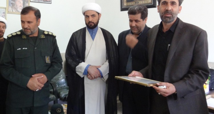 فرمانده سپاه ناحیه صحنه با مدیران مدارس سطح شهر دیدار کرد