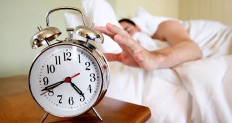 به چند ساعت خواب نیاز داریم؟ 