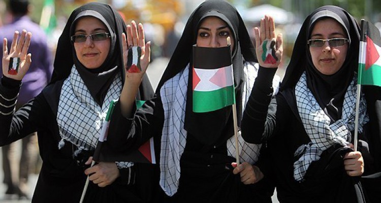  راهپیمایی علیه کودک کشی در یمن توسط مردم صحنه ای برگزار می شود