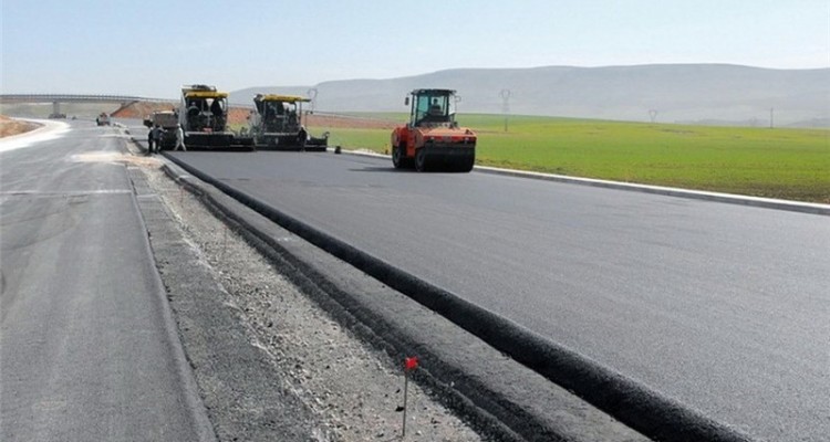راه روستايي چراغ آباد شهرستان صحنه آسفالت شد 