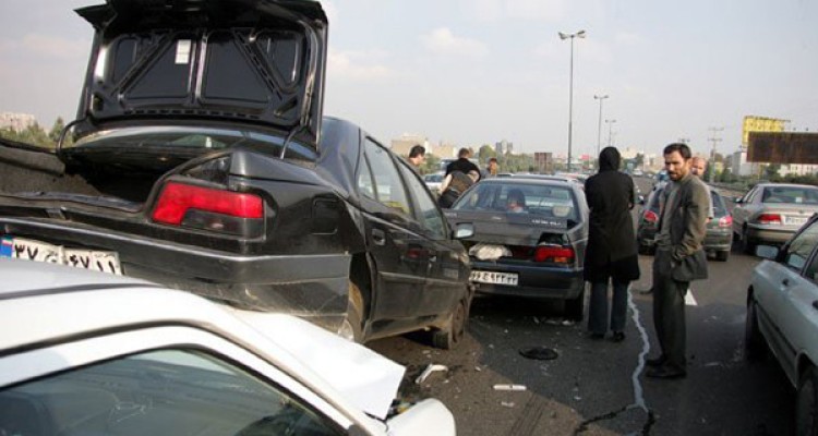 تصادف زنجیره ای در دینور 10 زخمی به جای گذاشت