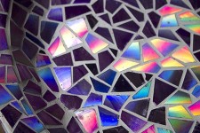  تزئین وسایل قدیمی با تکه های شکسته DVD 