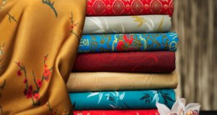 کشف محموله دو میلیاردی پارچه قاچاق در گیلانغرب