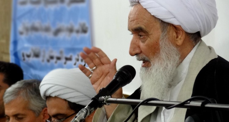  فضای روحانیت به جامعه سبب رشد تکامل افراد آن می شود