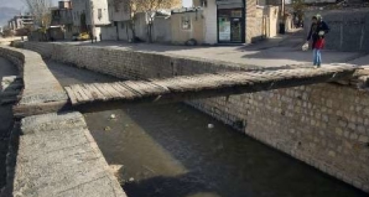 توقف یک پروژه پشت حصار بی‌پولی/ آبشوران کرمانشاه ۱۶ ساله شد