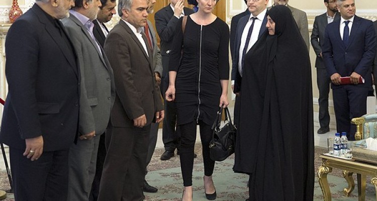 "دیپلمات‌های ساپورت‌پوش" که آداب دیپلماتیک نمی‌دانند!