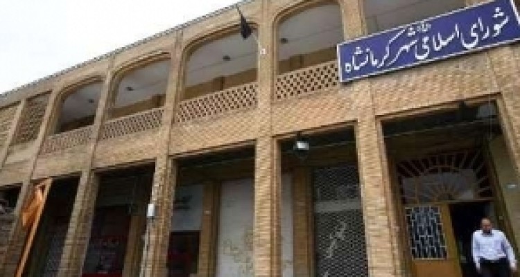 آش شور سبزه میدانی ها در کلانشهر هزار ماجرا/اکثریت: حکم شهردار تایید می شود، اقلیت: امکان ندارد 