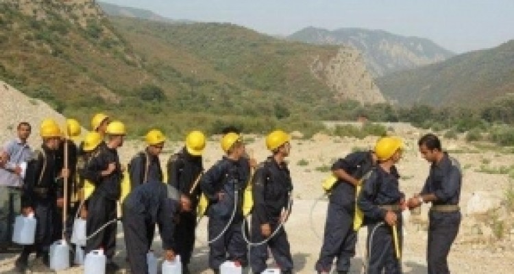 10 اکیپ مردم نهاد در ثلاث باباجانی به وسایل اطفاء حریق مجهز شدند