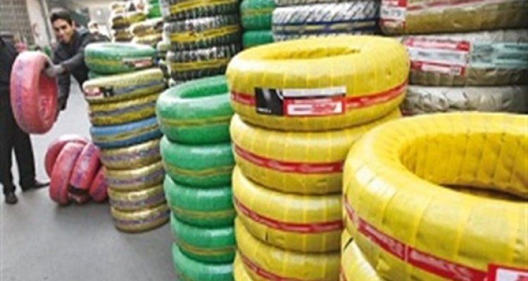 واردات بی رویه لاستیک خودرو و فلج شدن کارخانجات کشور/ آقای روحانی تولید داخلی را چه کسی تحریم کرده است؟