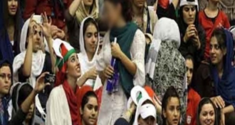 ورود زنان به ورزشگاه ها به چه قیمتی؟/ آیا زنان در دولت تدبیر و امید به ورزشگاه می آیند؟