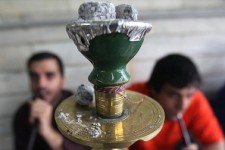 تاکنون موردی از وجود شیشه در توتون قلیان ها مشاهده نشده است 