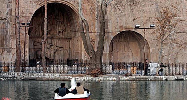 دلیل خشک و پرآب شدن چشمه تاق‌بستان پدیده "سیفونی" است