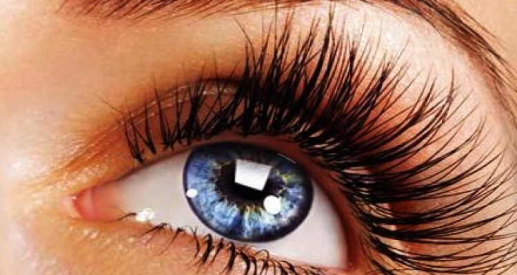  روش هایی برای داشتن مژگانی بلند 