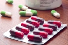 کرمانشاه با کمبود ۹۴ قلم دارو مواجه است 