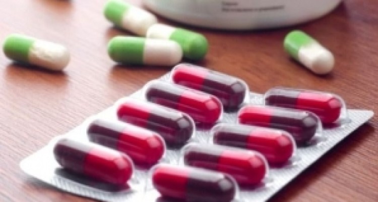 کرمانشاه با کمبود ۹۴ قلم دارو مواجه است 