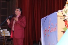 	مراسمی که به کام نوازندگان و لطیفه گویان تمام شد/ از اعتراض پزشکان به شیوه برگزاری تا جای خالی مسئولین استانی 