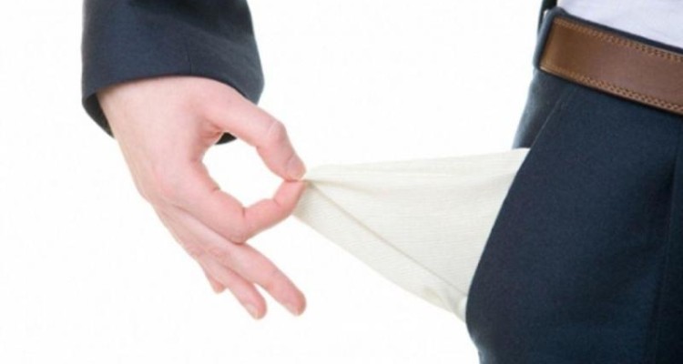 	کام تلخ یک هزار قصرشیرینی پس از تصمیم دولت امید/ چمدان هایی که دیگر تجارت نمی کنند 