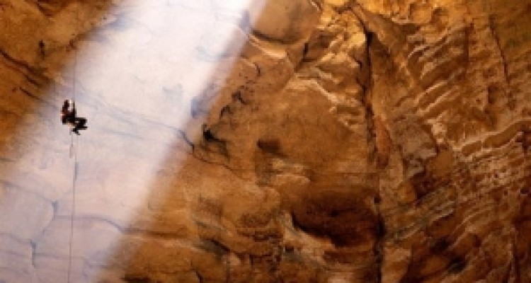 	عمق ۸۰۲متری غار«پرآو»کرمانشاه توسط گروه غارنوردی ایرانی پیمایش شد 