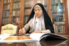  نمایشگاه آثار خوشنویسی بانوی خط ایران در کرمانشاه گشایش یافت