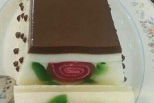  طرز تهیه ژله دو رنگ با مغز ژله رولی 