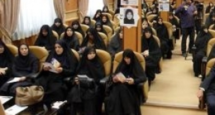 	بررسی اولویت های زنان کرمانشاهی برای پیگیری مدیریت جدید استان/ از توجه به اشتغال تا حل مشکلات حوزه ورزش 