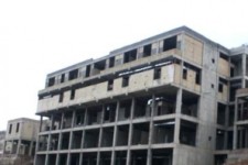 	ابتلای پروژه بیمارستان 70 تختخوابی پاوه به بیماری "تاخیر"/ از نبود اعتبار برای تکمیل پروژه تا انتقاد کارشناسان به نحوه ساخت 