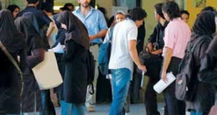 	لشکری از جوانان عزب پشت دیواری از مشکلات/ وقتی حلقه ازدواج تنگ تر می شود 