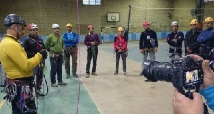 	دوره آموزشی امداد و نجات کوهستان در استان کرمانشاه برگزار شد 