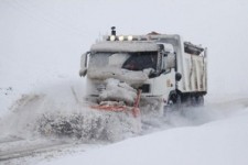 	انسداد راه ۲۷۵ روستای استان کرمانشاه/ وجود کولاک در برخی محورها 