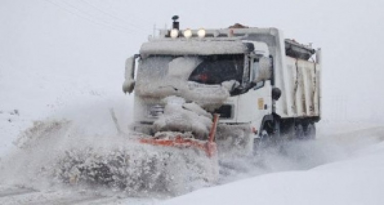 	انسداد راه ۲۷۵ روستای استان کرمانشاه/ وجود کولاک در برخی محورها 