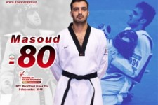 	نشان ارزشمند برنز بر گردن مسعود حجی زواره 