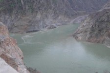 	ظرفیت های یک سد برای توسعه اورامانات/ داریان آبگیری شد و چشمه بل می جوشد/ تشریح عملیات های سخت غواصی در جریان احداث + تصاویر 