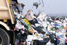 	شهری که 10 برابر نرخ جهانی زباله تولید می‌کند/ بی تدبیری سرپلذهاب را در محاصره دورریختنی ها درآورد 