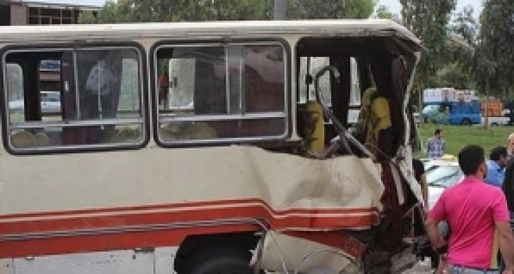 	۹ کشته و مجروح در پی تصادف سواری پژو با مینی بوس 