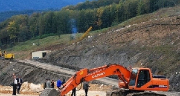 	اتمام پروژه های عمرانی روستاها اولویت اصلی بخشداری است/ لزوم همکاری و تعامل مردم با بخشداری 