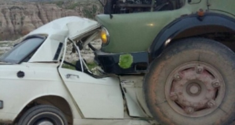 	برخورد مرگبار سواری پیکان با کمپرسی/ یک نفر جان باخت + تصاویر 