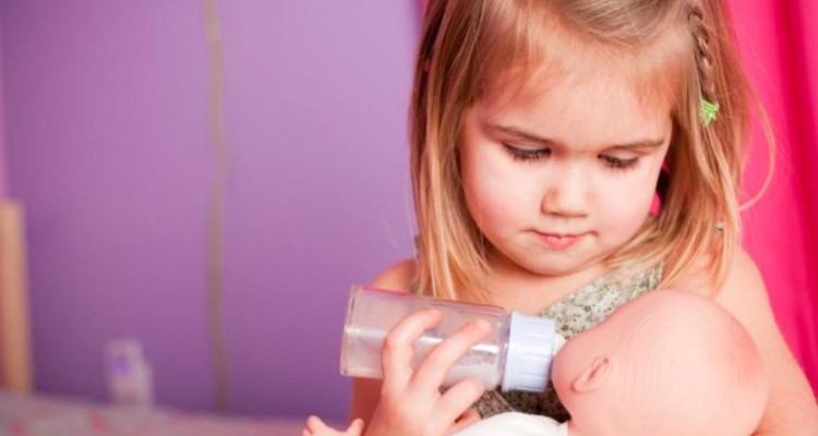  از چه سنی می توان کودکان را در خانه تنها گذاشت؟ 