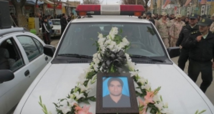 	پیکر شهید خالد مرادی در سنقر تشییع شد + تصویر 